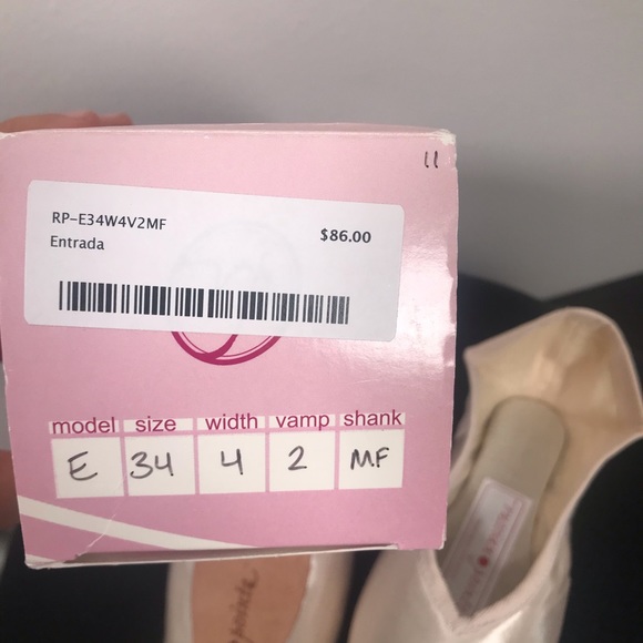 Russian Pointe Brand new pointe shoes - Picture 3 of 3